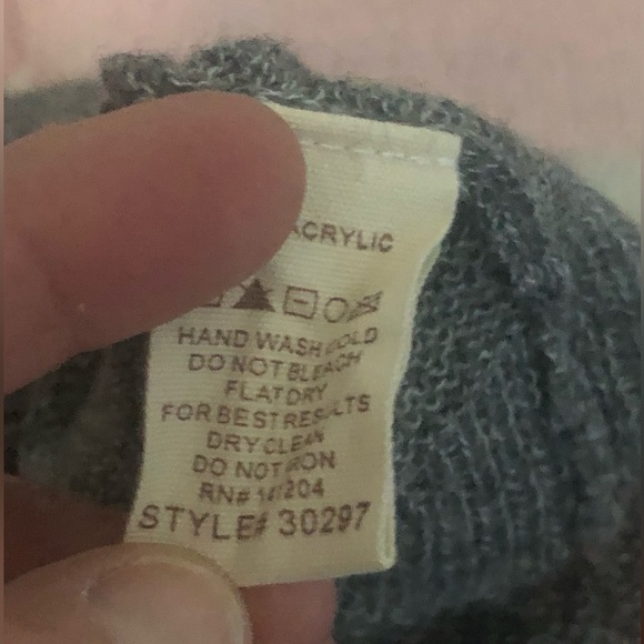 HEM & THREAD - Picture 4 of 4